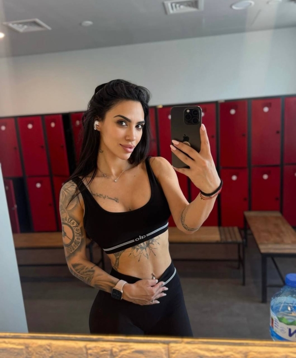 Транссексуалка Карина