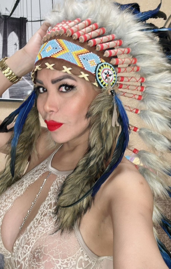 транс девушка латиноамериканка