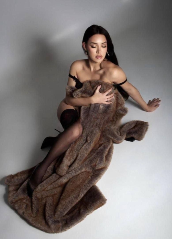 Транссексуалка Адель