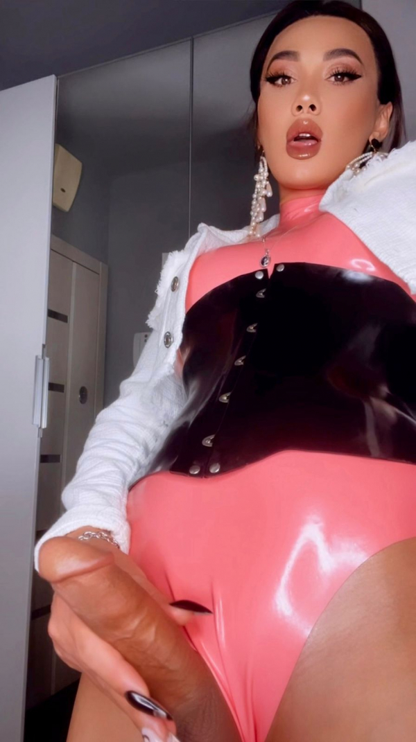 Трансексуалка Эльвира